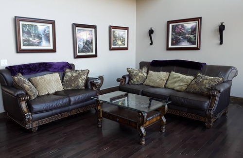 Walnut Shade House | Private, gated manor on 17 acres just minutes from Branson, MO