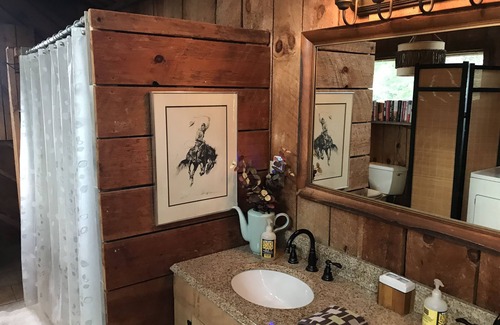 Primrose Cabin | Private, Gated, Wall of Windows, Fire-Pit, Pet Friendly- no fees of any kind!