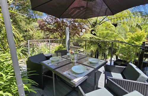 Picton House | Private Getaway for 2 Surrounded by Native Bush