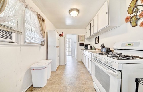 Santa Ana Heights House | Private Getaway Near Disneyland & Long Beach!