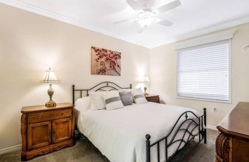 Naples Apartment | Private Golf Course Condo, Club Membership Available!