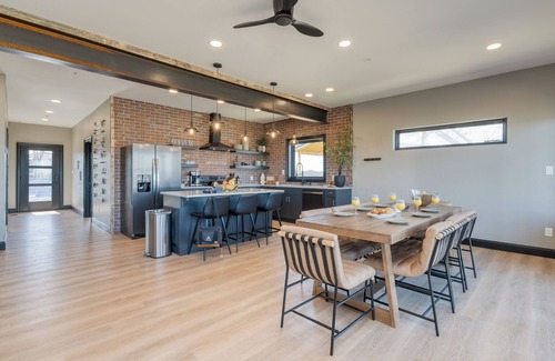 Sevierville House | Private Golf Sim, Firepit & Mountain View Near Dollywood | New Construction!