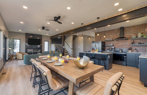 Sevierville House | Private Golf Sim, Firepit & Mountain View Near Dollywood | New Construction!