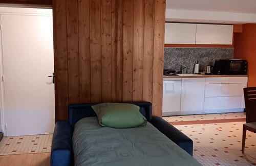 Mandailles-Saint-Julien Apartment | Private ground-floor apartment