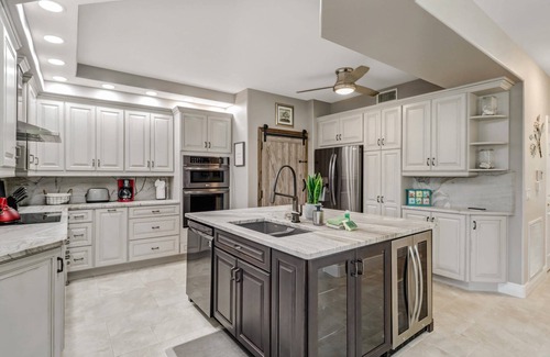 Fort Myers Condo | Private Ground Floor End Unit! Gorgeous Remodel! Lively Colonial Country Club Social Lifestyle!