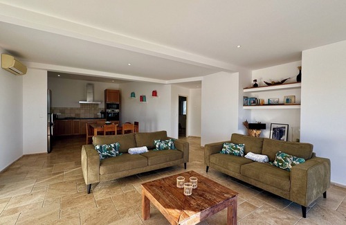 Tizzano Apartment | Private ground floor with large garden and heated pool. Sea view, Tizzano