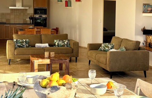Tizzano Apartment | Private ground floor with large garden and heated pool. Sea view, Tizzano