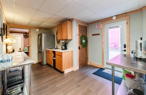 Ovid Hotel | Private Group Accommodations w/Events & Game Room