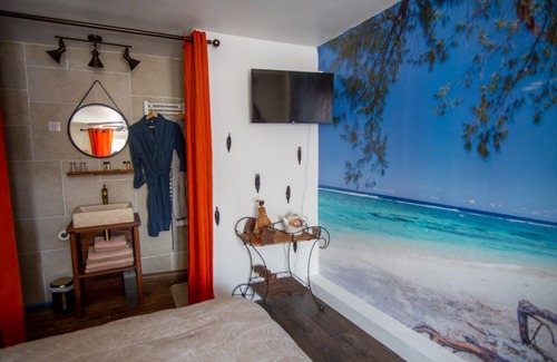 La Couture Boussey Bed & Breakfast | Private guest house with swimming pool, jacuzzi, Nordic bath and games!