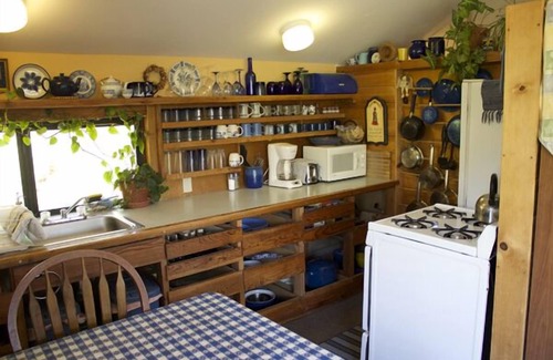 Three Rivers Cottage | Private guest cottage with mountain, meadow views, 4 miles from Park entrance