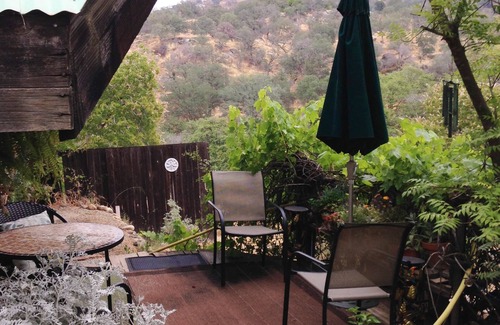 Three Rivers Cottage | Private guest cottage with mountain, meadow views, 4 miles from Park entrance