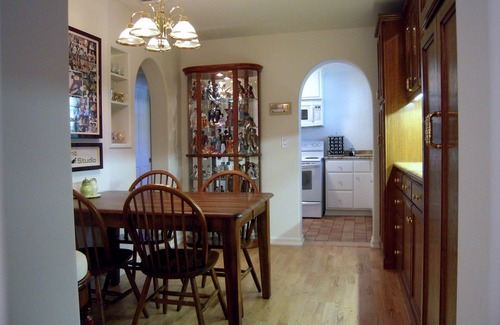 Sherman Oaks House | Private Guest House Great Gardens Swimming Pool