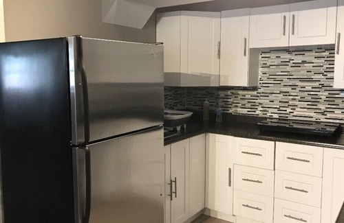 Alcona House | Private guest suite in Innisfil near beach