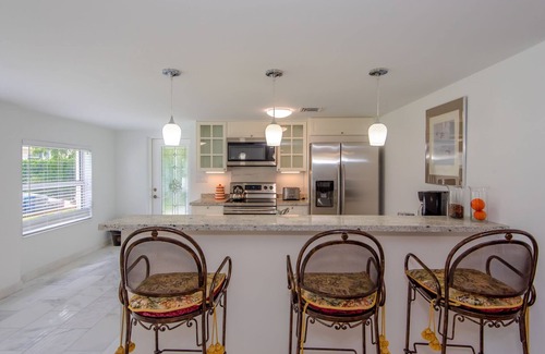 East Fort Lauderdale House | Private Guesthouse Walk to Ocean