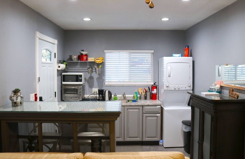 Bakersfield House | Private Guesthouse with Patio, Minutes to Downtown