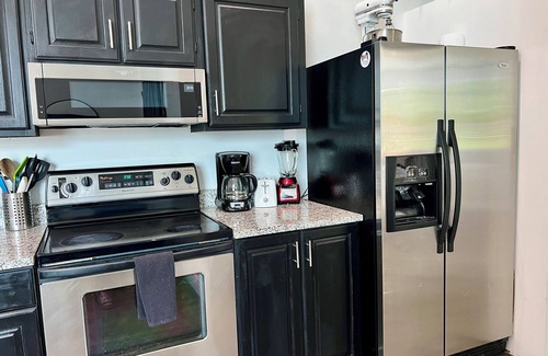 West Jordan Apartment | Private Guesthouse + King Bed + Fireplace