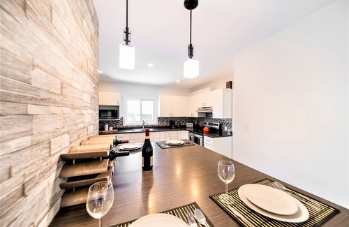 Winnipeg House | Private Gym & Dedicated Office Space.