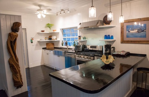Dunmore Town House | Private Harbour Island Villa 200 steps from Pink Sands Beach