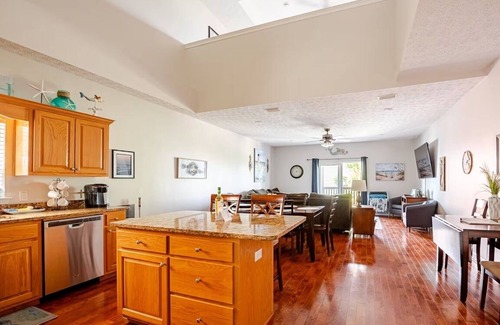 Biltmore Beach House | Private heated pool! 1 minute walk to beach! Ocean views! Sleeps 16! Game Room!