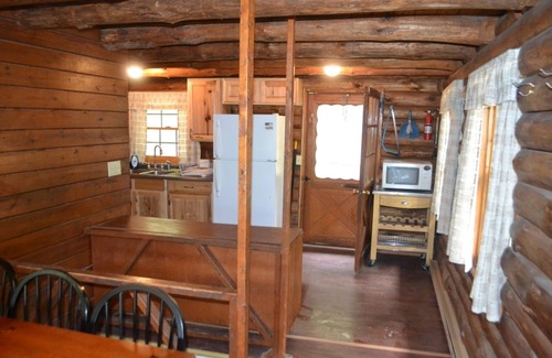 Hunter Ski Chalet | PRIVATE Heated Indoor Pool! 5 mins to Hunter Mtn and Summer Festivals