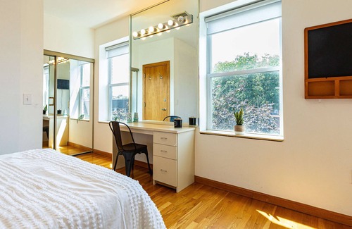 Southwark House | Private Heated Pool with City views and Gym!
