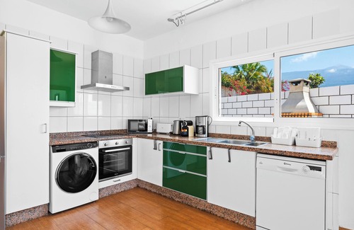 Puerto de la Cruz Villa | Private HEATED pool, Free Ultra Fast Free Wifi, fixbed barbacue, Netflix, views