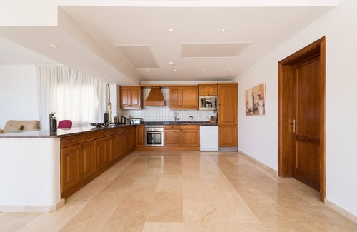 Mogan Ski Chalet | Private heated pool in quiet surroundings and sea views at the golf course