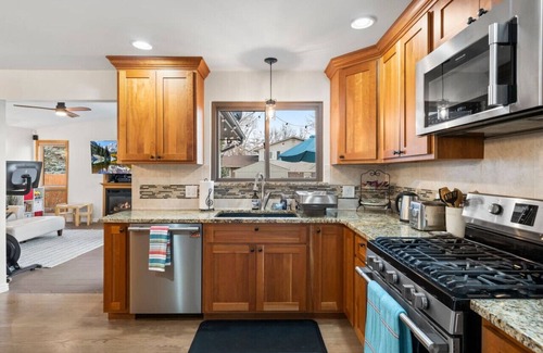 Arvada House | Private Heated Pool~Lake View~Kitchenette~Sleeps 12~Peloton Bike!