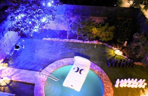 Southwark Apartment | Private Heated Swimming Pool! Society Hill Philadelphia!