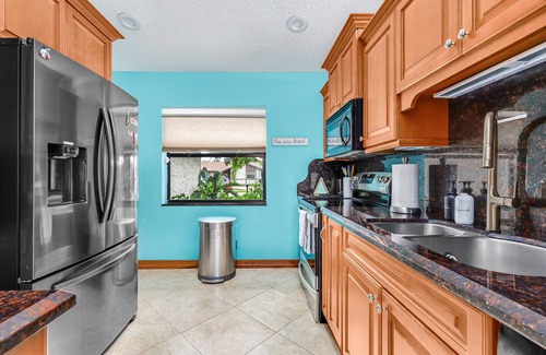 Tamarac House | Private Heated Pool Oasis Near Sawgrass Mall