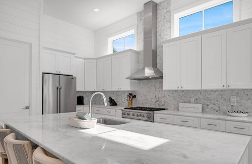 San Juan House | Private Heated Pool! Golf Cart! 6 Adult Bikes! Seagrove!