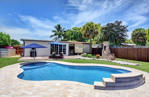 West Palm Beach House | Private Heated Pool, Less than 10 Minutes to Beach and Downtown West Palm Beach!