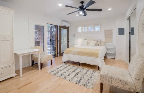 Yorba Linda House | private hidden cottage