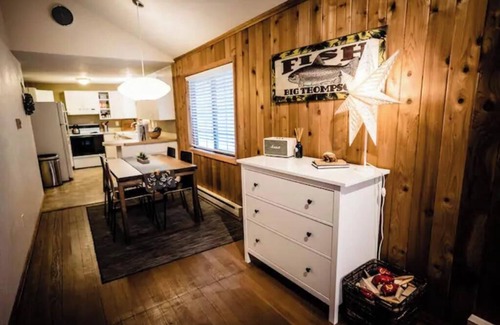 Drake Cabin | Private Hiking Trail! Cozy Canyon Cabin near RMNP w/King bed. Sleeps 4.