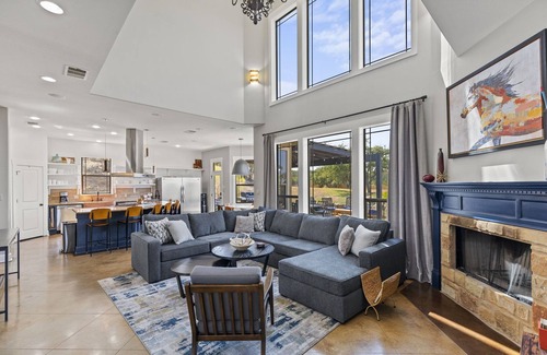 Dripping Springs House | Private Hill Country Oasis withprivate pool &event space close to wedding venues