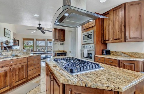 Fredericksburg Other | Private Hilltop Farmhouse in Wine Country with Llama, Jacuzzi & Amazing Views