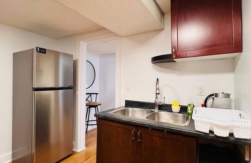 Medicine Hat House | Private Hillview Gateway