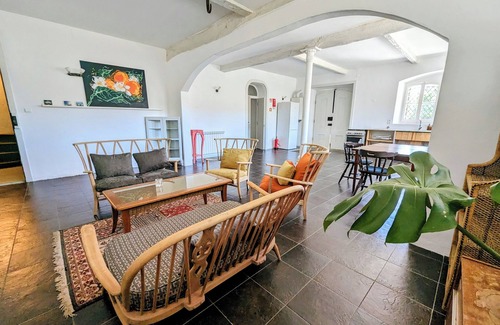 Friumes e Paradela Villa | Private Historic Villa with Large Pool