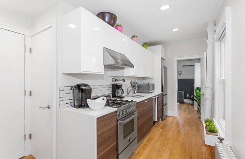 Harsimus Cove House | Private home 20 mins from NYC!