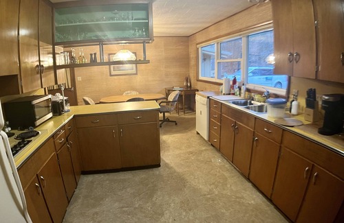 Richland Center House | Private Home Close to Town and Nature Preserve