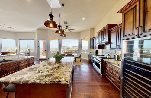 Fountain Hills House | Private Home in Scottsdale/Fountain Hills, AZ. Movie Theater, Pool, Hot Tub, Pool Table, Casita