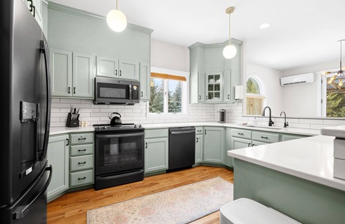 Whitefish House | Private Home - Mountain Views - Hot Tub