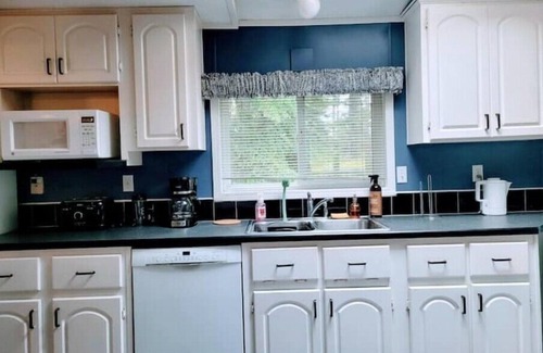 Hinton House | Private home on an acreage - Jasper Park gatewayn