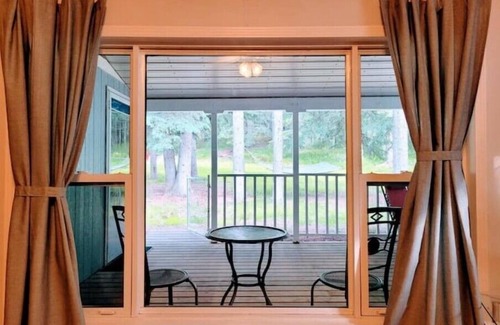 Hinton House | Private home on an acreage - Jasper Park gatewayn