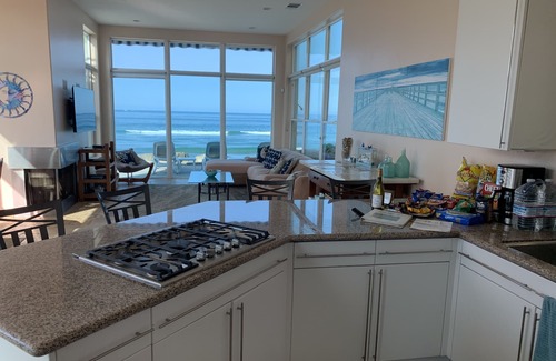South Oceanside House | PRIVATE HOME ON THE BEACH - 3 BR./2.5 BA. - 5 STAR REVIEWS