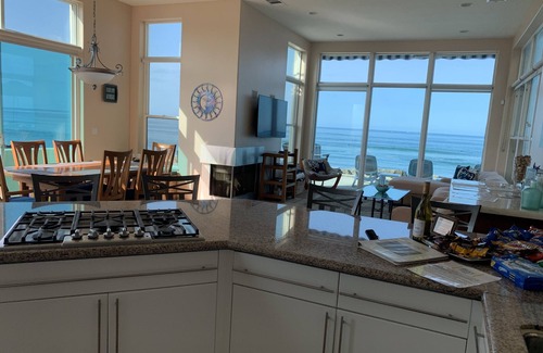 South Oceanside House | PRIVATE HOME ON THE BEACH - 3 BR./2.5 BA. - 5 STAR REVIEWS