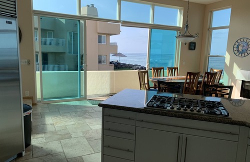 South Oceanside House | PRIVATE HOME ON THE BEACH - 3 BR./2.5 BA. - 5 STAR REVIEWS