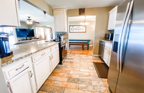 Beaver Shores House | Private Home+Outdoor Deck+Waterfront+Hot Tub
