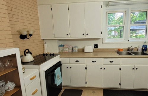 Southampton House | Private Home Steps from Southampton Beach | Pool | Gardens | Family Friendly