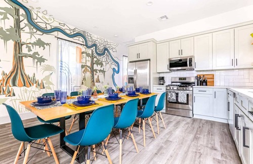 Mid-City House | Private Home w/Heated Pool and Tropical Garden